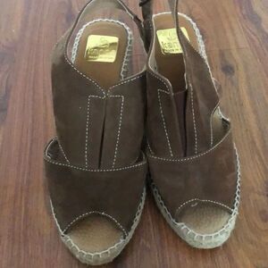 Kanna Made in Spain brown suede espadrille wedges size 37
